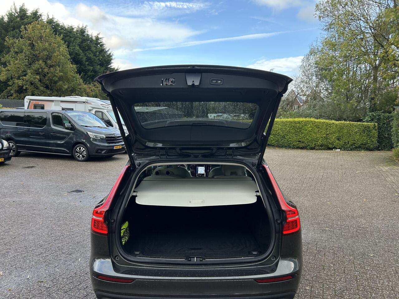 Volvo V60 2.0 B3 Momentum Business