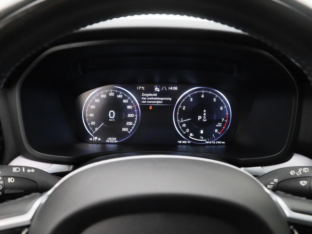 Volvo V60 2.0 B3 Momentum | PANO | CAMERA | ADAPTIVE | STOEL- EN STUURVERW. | TREKHAAK