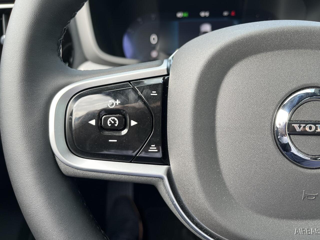 Volvo V60 T6 Plug-in hybrid AWD Plus Dark | 360 Camera | Harman/Kardon | Trekhaak |