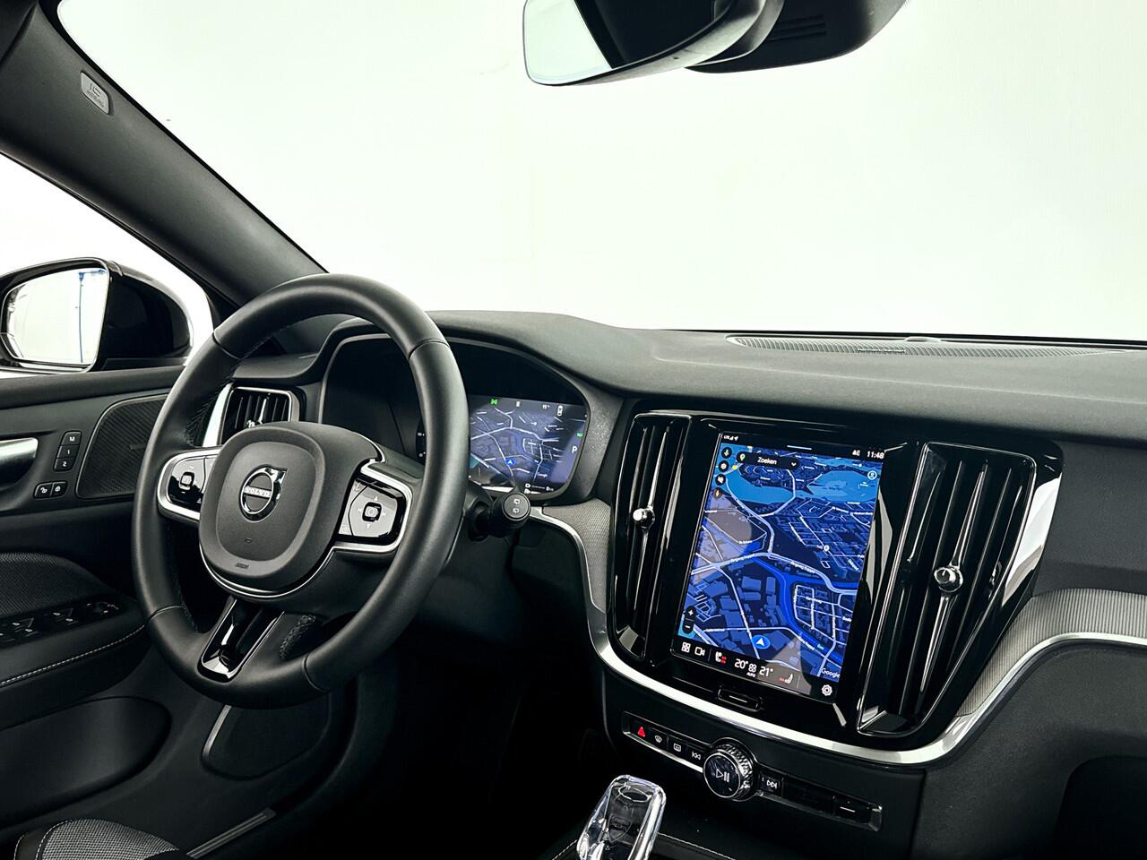 Volvo V60 T6 Plug-in hybrid AWD Plus Dark | 360° camera | Harman Kardon | Stoel- en Stuurverwarming | Trekhaak