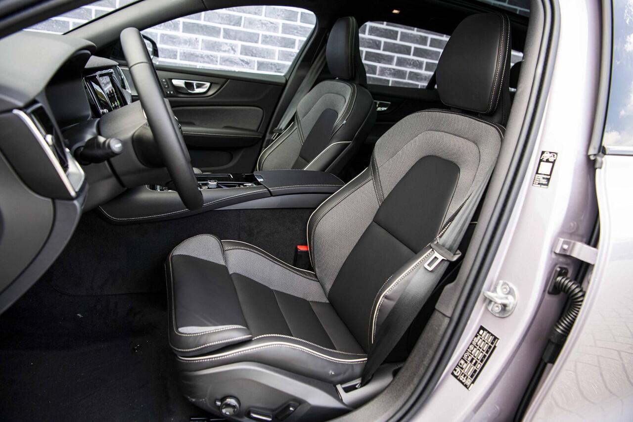 Volvo V60 2.0 T6 Plug-in hybrid AWD Plus Dark | Panoramadak | Head Up Display | Aurora Silver | Donker Glas | 360 Camera | 19" |