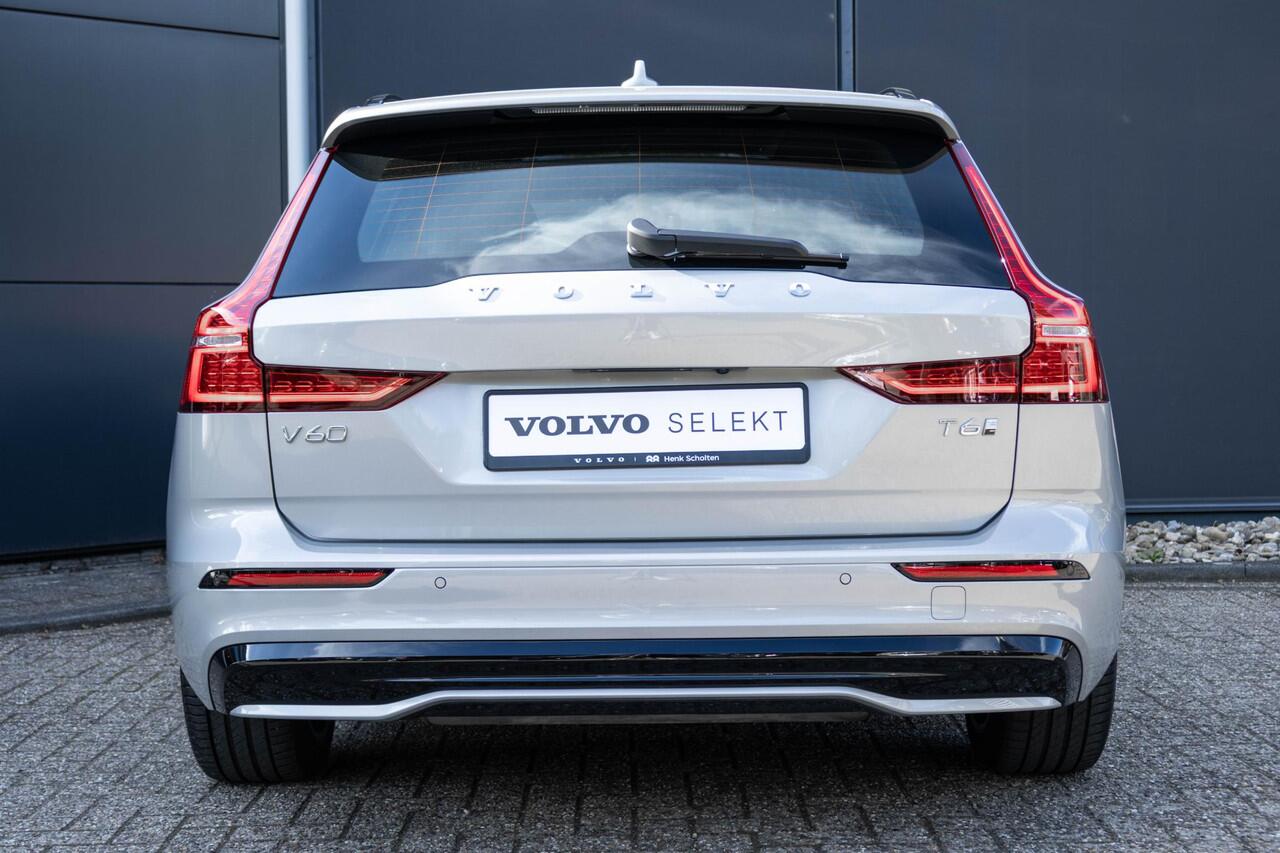 Volvo V60 T6 Plug-in hybrid AWD Plus Dark | Trekhaak | Rondom zichtcamera | Verwarmbare voorruit | Verwarmbare voorstoelen, achterbank en stuurwiel | Premium audio by Harman Kardon | Keyless |