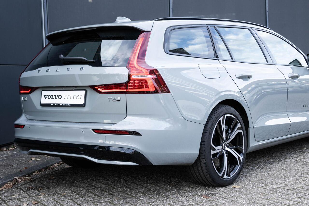 Volvo V60 T6 Plug-in hybrid AWD Plus Dark | Verwarmbare voorstoelen | Verwarmbaar stuurwiel | Verwarmbare achterbank | Charcoal Sportleder | Zwarte hemel | 19 inch Lichtmetalen velgen | Parkeercamera | Elektrische verstelbare voorstoelen met geheugen | Premium audi