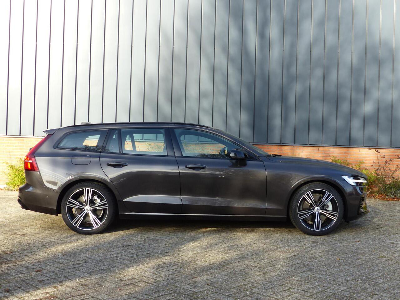 Volvo V60 T6 Plug-in hybrid AWD Plus Dark
