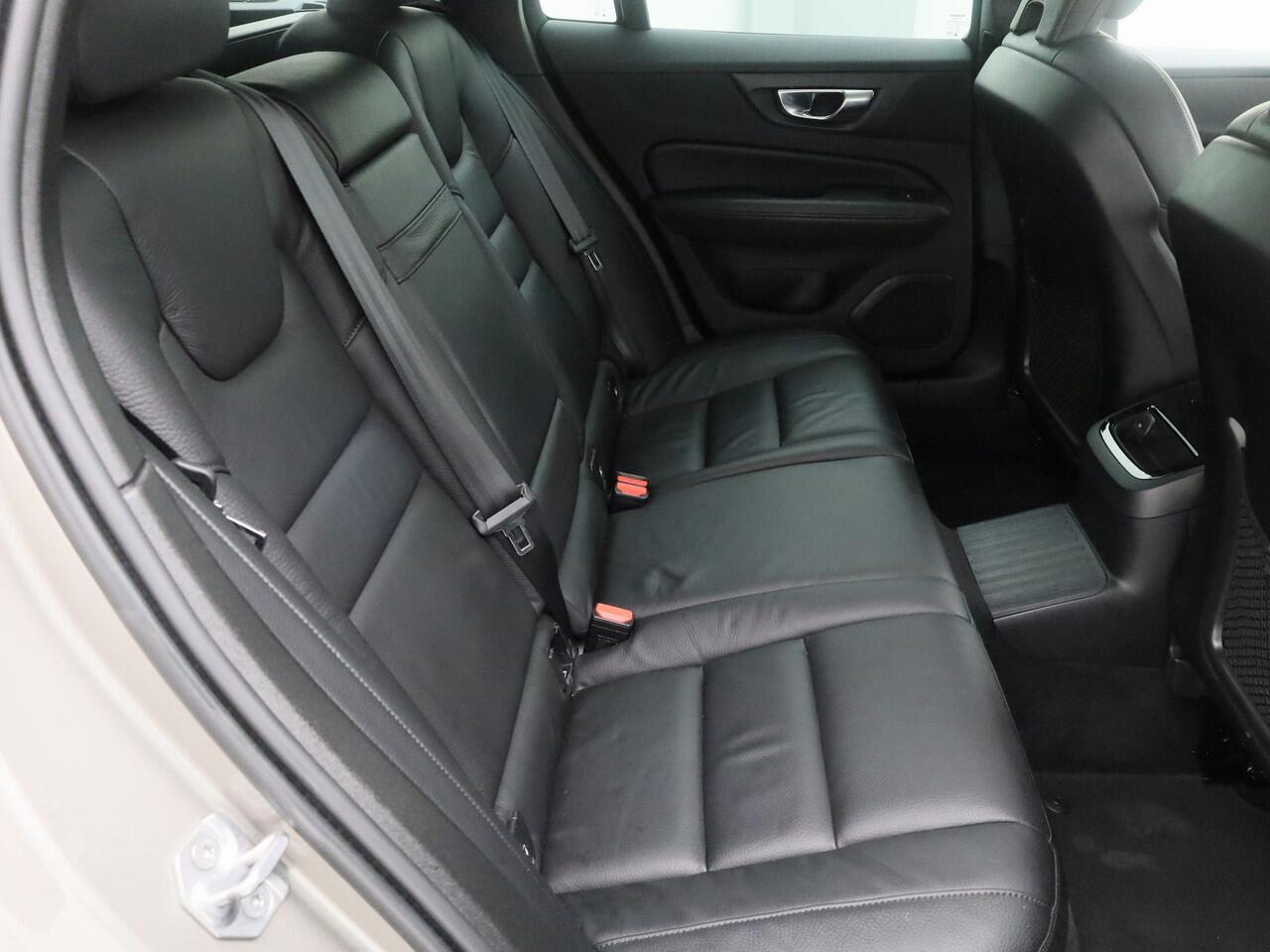 Volvo V60 2.0 T6 Recharge AWD Inscription Expression | CAMERA | KEYLESS | LEDER | STOEL- EN STUURVERW.