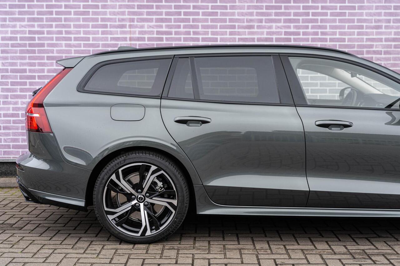 Volvo V60 2.0 T6 Plug-in hybrid AWD Essential | Sport Pack | Styling Kit | Stoel- / Stuurverwarming | Adaptive Cruise Control | Leder Interieur | getint glas | Dodehoekdetectie | Google | 19" | Forest Lake | MY 2026