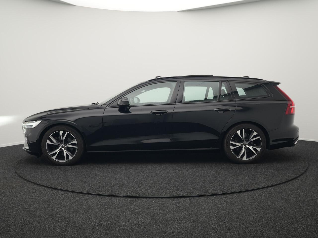 Volvo V60 B4 R-Design Automaat 198pk | Panodak | Adaptive Cruise | Camera | Lederen Sportstoelen Memory & Verwarmd | Pilot Assist | Blis | Navigatie | Stuurverwarming | Virtual | DAB |