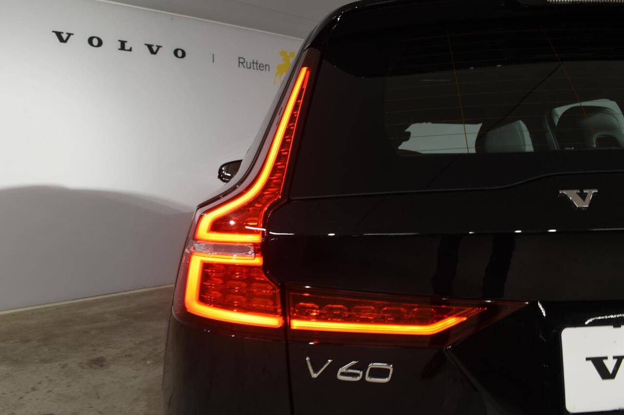 Volvo V60 T6 350PK Automaat Plug-in hybrid AWD Plus Dark / Navigatie / 360 Camera / Harman Kardon / Stuur & Stoelverwarming / LM Velgen / Trekhaak