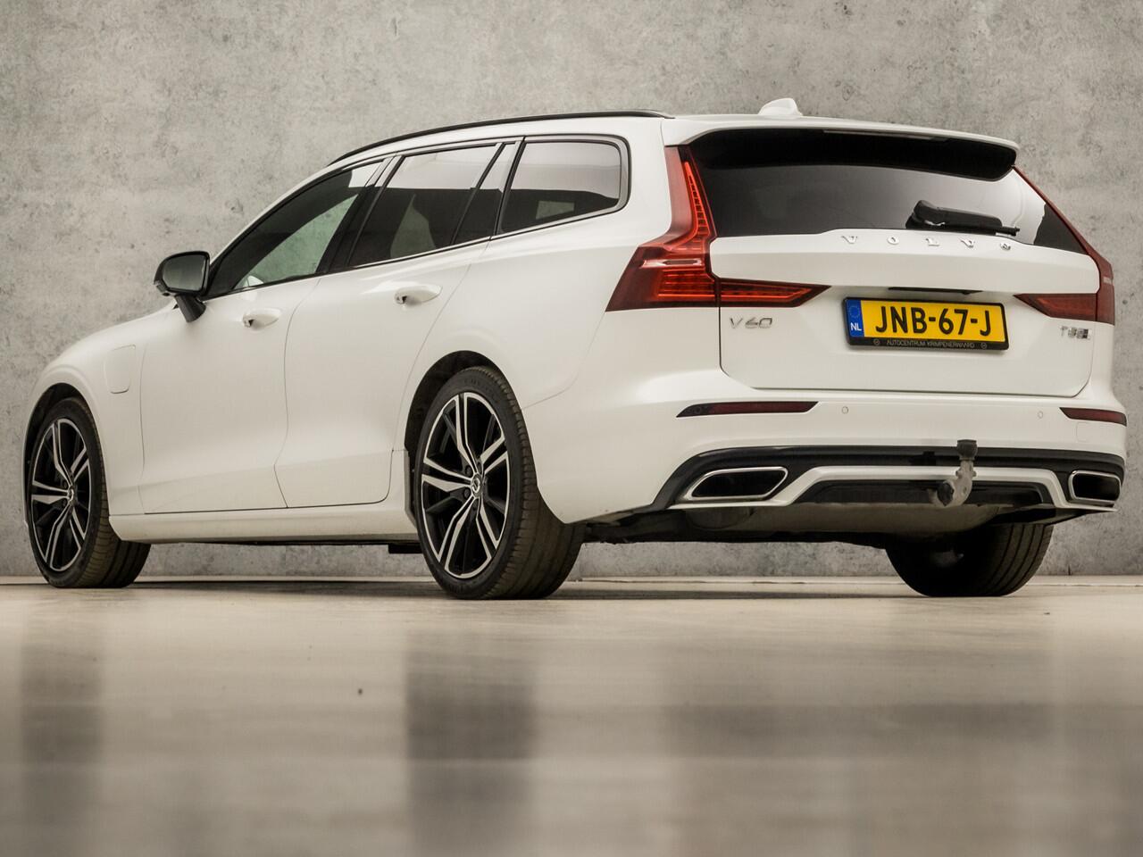 Volvo V60 2.0 T8 Twin Engine AWD Polestar Engineered 405Pk (PANORAMADAK, APPLE CARPLAY, MEMORY SEATS, LEDER, HARMAN/KARDON, TREKHAAK, CAMERA, ADAPTIVE CRUISE, GETINT GLAS, NIEUWSTAAT)