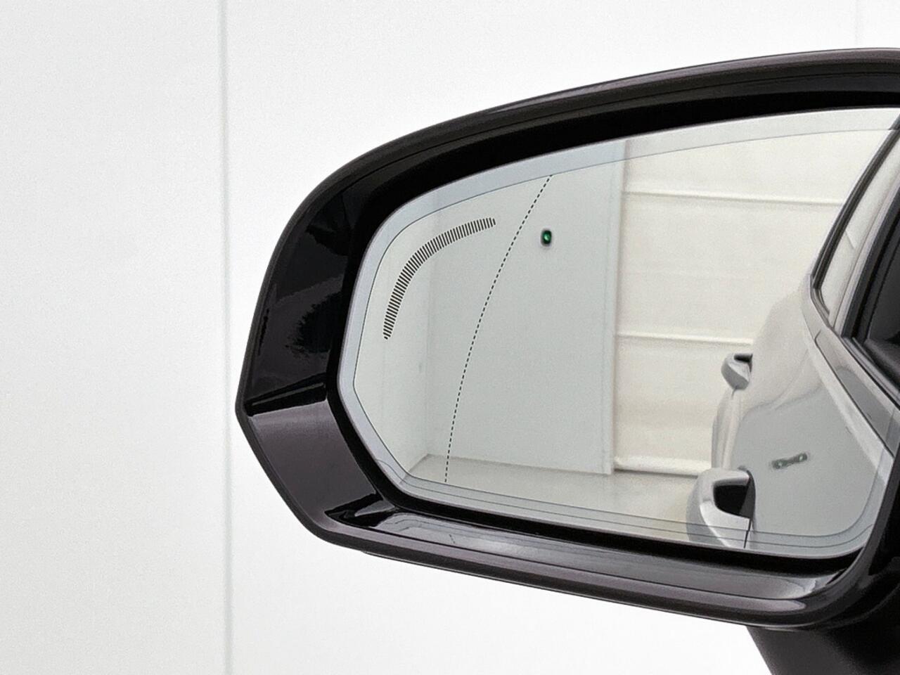 Volvo V60 2.0 T6 Plus Dark | Trekhaak | Sport Leder | 360* | Blis | Pilot