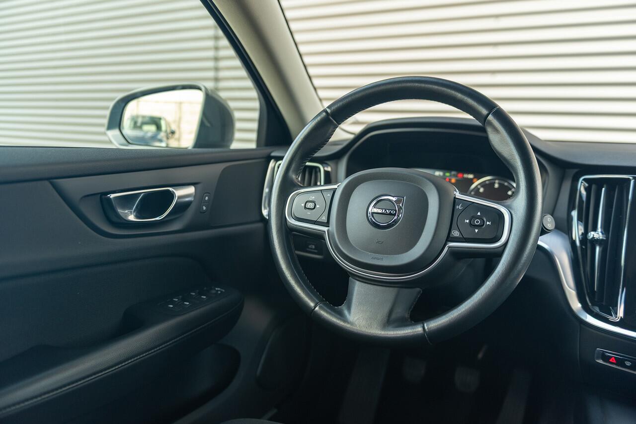 Volvo V60 D3 Momentum CruiseControl Navigatie 150pk