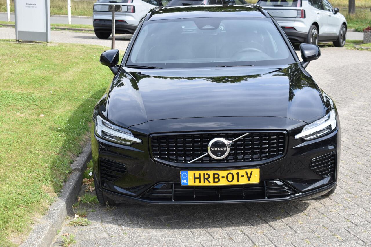 Volvo V60 T6 AWD 350PK Plug-in Hybrid Plus Dark | ACC | Pilot Assist | Stoel stuurverwarming | Camera | Harman Kardon