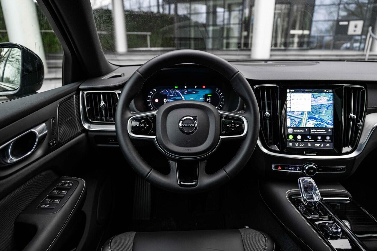 Volvo V60 2.0 T8 Plug-in hybrid AWD Ultra Dark Performance Edition | Heico Body Kit | 21" Polestar Velgen | Donker Glas | Trekhaak | Polestar Tuning | Uniek |