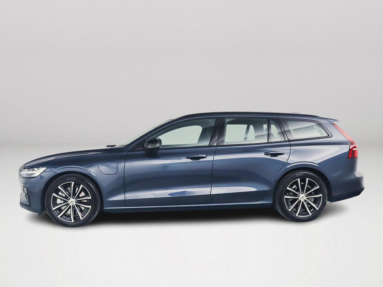 Volvo V60 T6 Plug-in hybrid AWD Plus Dark | 360° camera | Harman Kardon | Stoel- en Stuurverwarming | Trekhaak