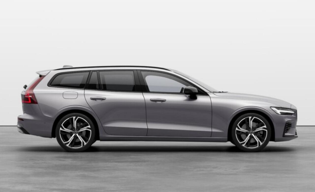 Volvo V60 T8 455PK Automaat AWD Ultra Perf. Ed. Dark Polestar optimisation/ Glossy Black logo voor en achterzijde / Panoramadak/ Head-up display/ Harman Kardon audio/ 360 Camera/ Elektrisch bedienbare voorstoelen met geheugen/ Apple Carplay/ Pilot assit/ Adaptive c