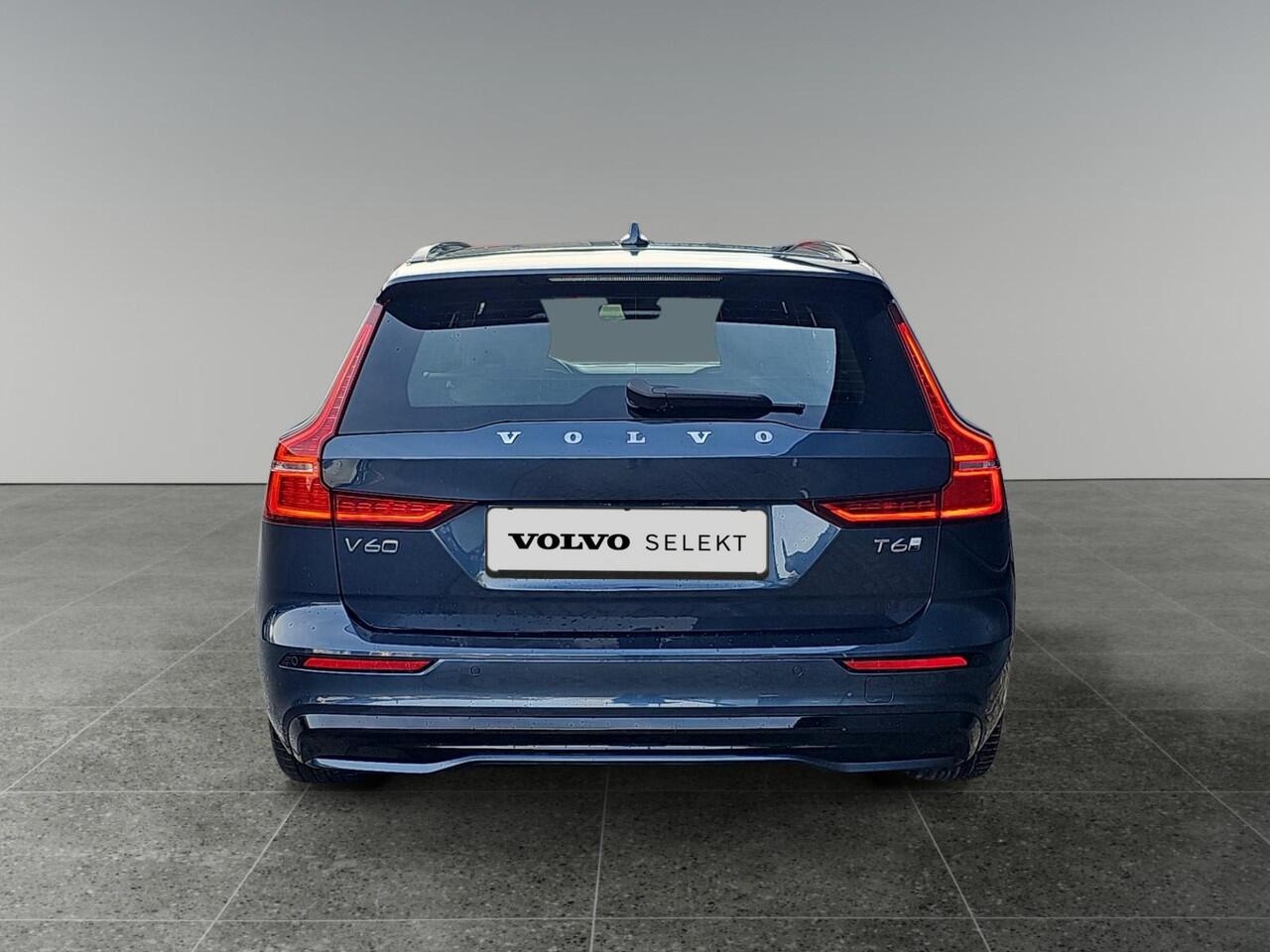 Volvo V60 2.0 T6 Plug-in hybrid AWD Plus Dark | Harman/Kardon audio | Trekhaak | Sportstoelen | 360 graden camera |