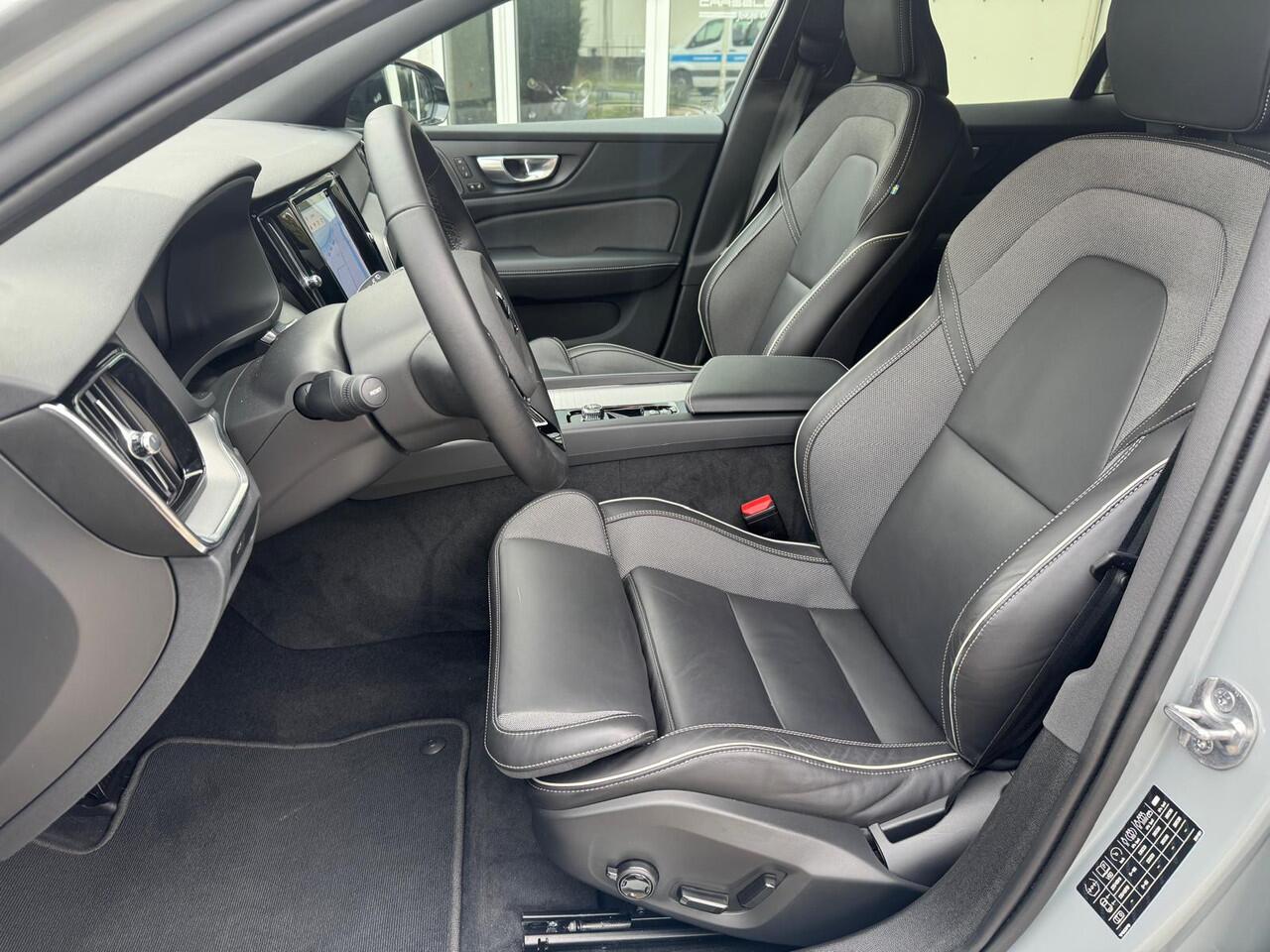 Volvo V60 2.0 B4 Plus Dark, HARMAN/KARDON, LEDER, Elektrische stoelen met geheugen . Neem contact op en we maken een afspraak!