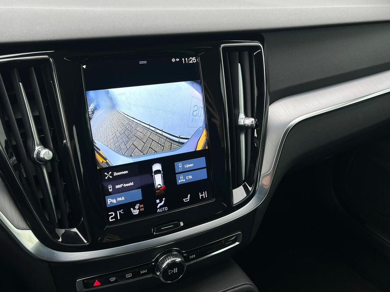 Volvo V60 2.0 T6 Recharge AWD Business Pro NL-AUTO | LEDER | CAMERA | STUURWIEL VERW | STOELVERW |