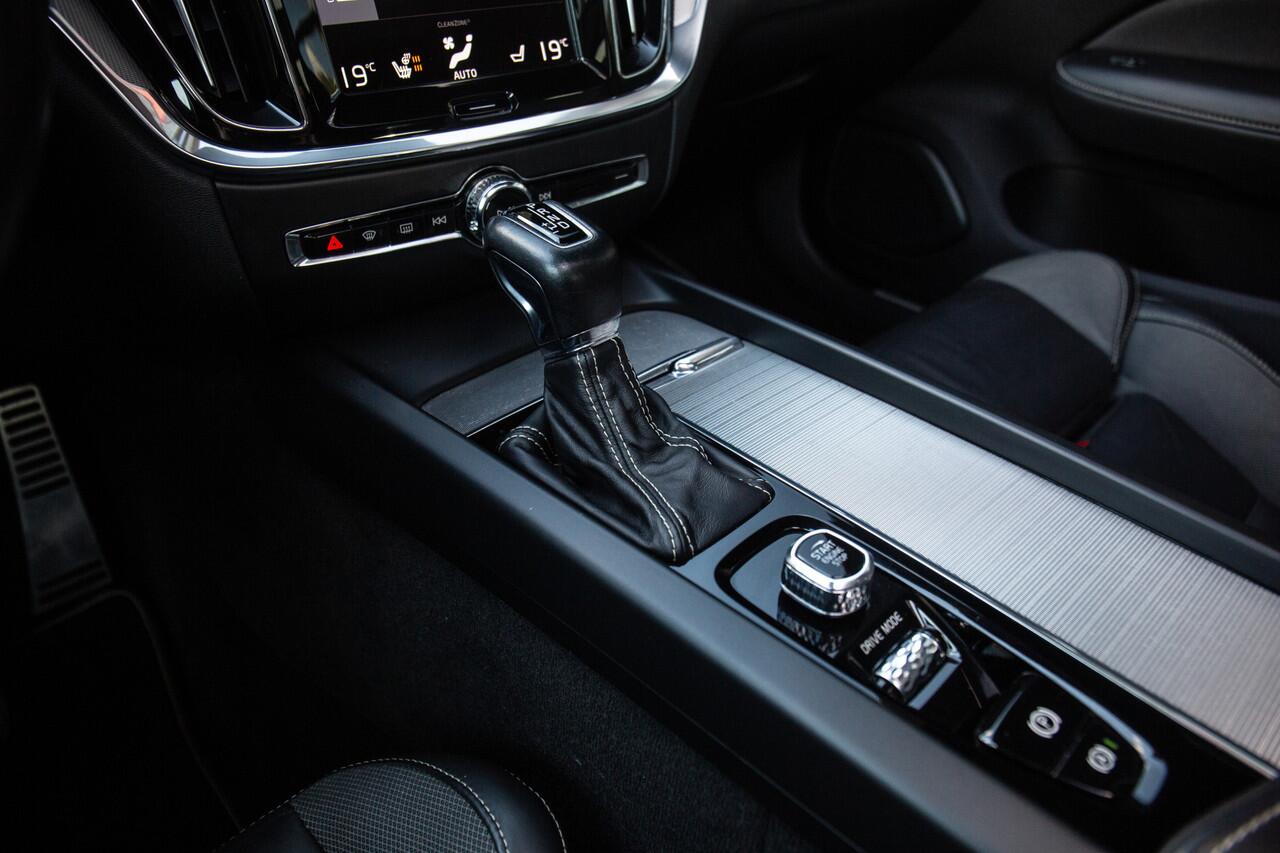 Volvo V60 2.0 T4 R-Design , Panoramadak, Nappaleder, BTW