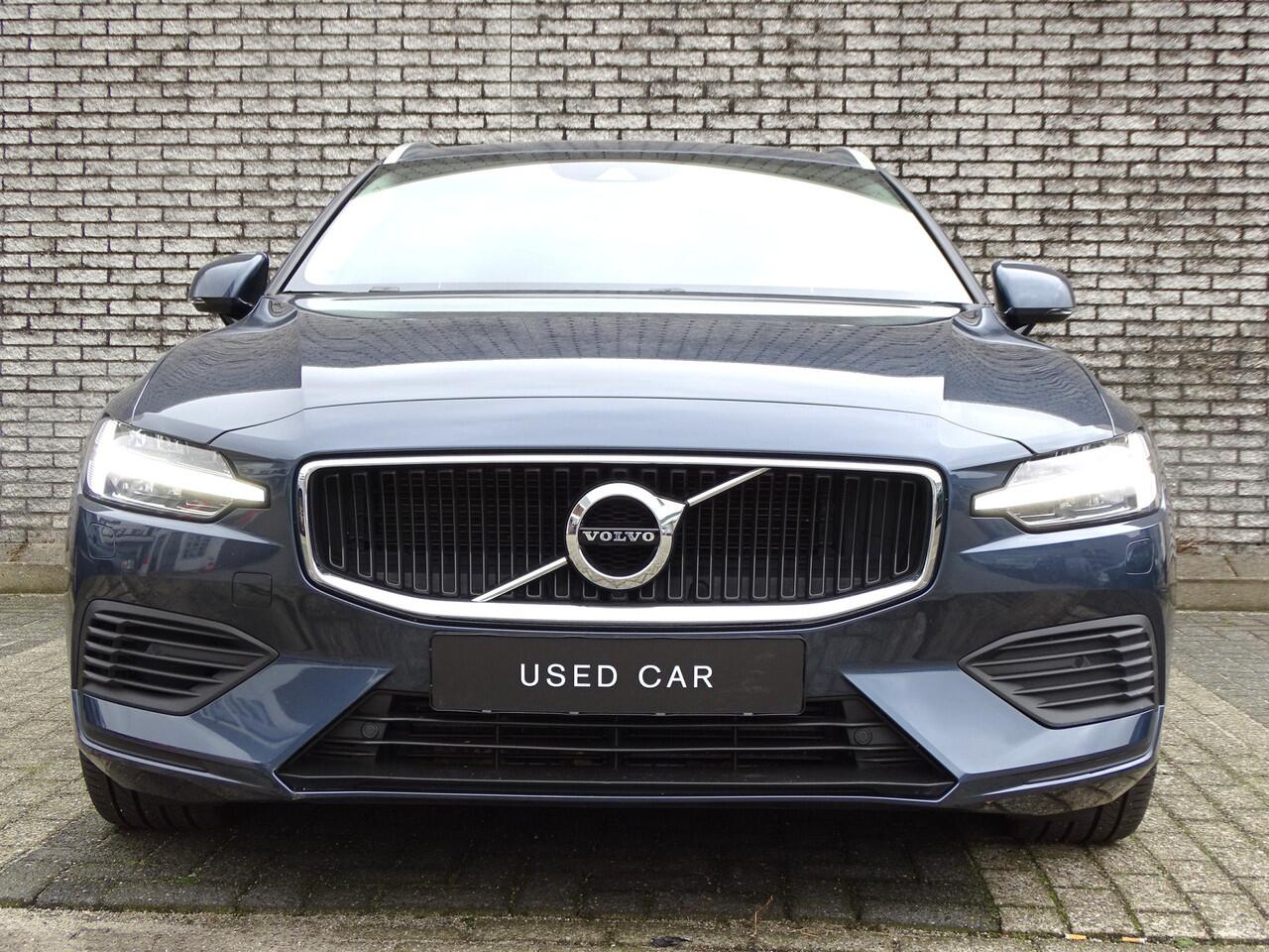 Volvo V60 2.0 T8 Twin Engine AWD Inscription | Trekhaak | Stuurverwarming