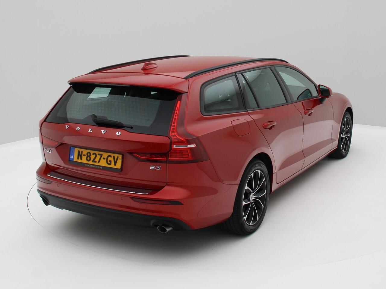 Volvo V60 2.0 B3 Momentum Advantage / Carplay / Aut. / Origineel NL