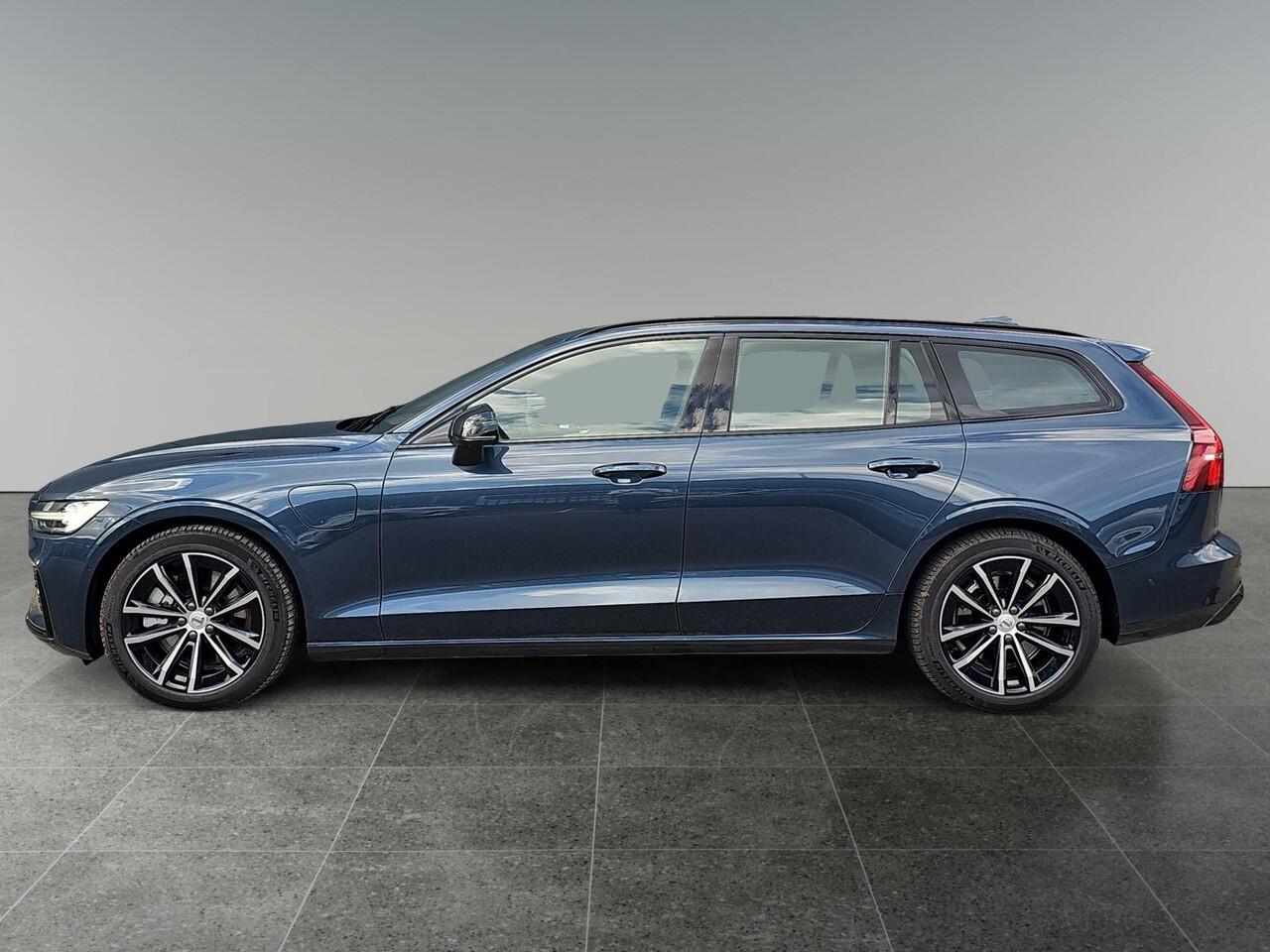 Volvo V60 2.0 T6 Plug-in hybrid AWD Plus Dark | Sportstoelen | Harman/Kardon | Trekhaak | 360 graden camera |