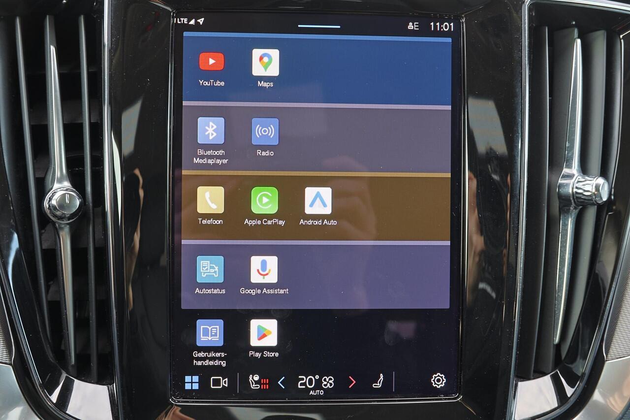 Volvo V60 T6 Recharge AWD Plus Dark - IntelliSafe Assist & Surround - 360º Camera - Harman/Kardon audio - Adaptieve LED koplampen - Verwarmde voorstoelen, stuur & achterbank - Parkeersensoren voor & achter - Elektr. bedienb. voorstoelen met geheugen - Extra getint 