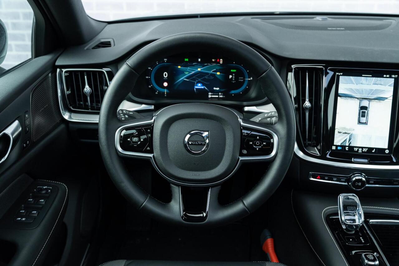 Volvo V60 T6 Plug-in hybrid AWD Plus Dark | Long Range | Trekhaak | Google navi | 360° camera | Verw stoelen V+A | Harman kardon | Panoramadak |