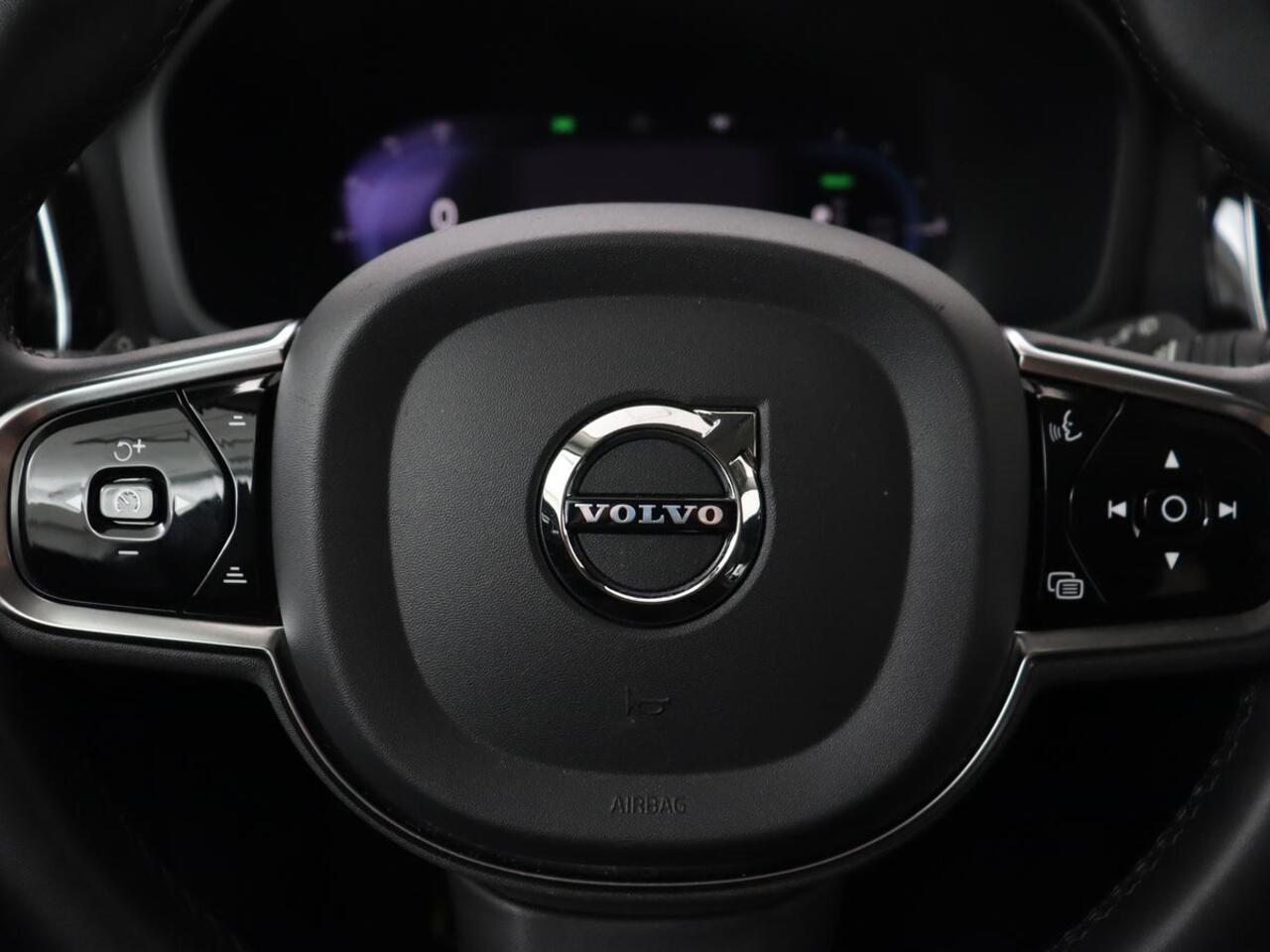 Volvo V60 2.0 T6 Plug-in hybrid AWD | Panoramadak | Trekhaak | Camera | Harman/Kardon | Leder | Stoel & Stuurverwarming