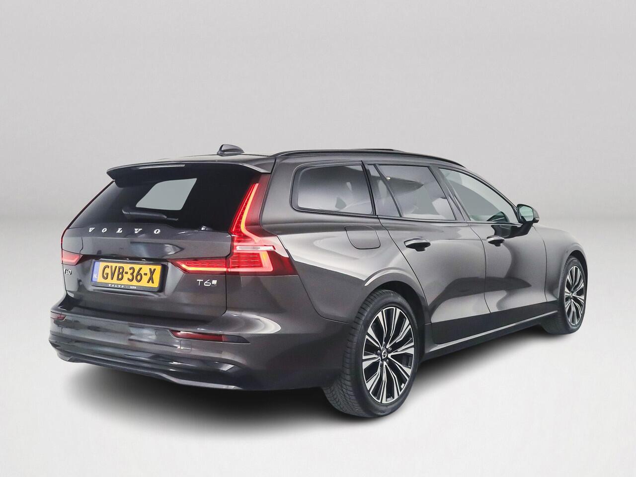 Volvo V60 T6 Aut. Plug-in hybrid AWD Ultra Dark | Panoramadak | Harman Kardon | Head- up display | Parkeercamera | Trekhaak