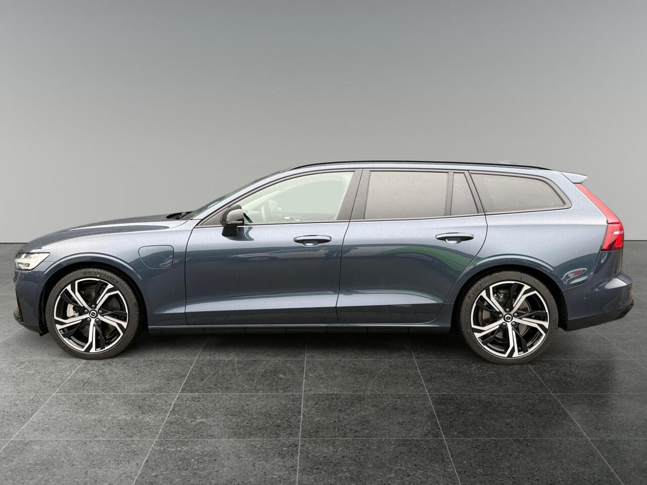 Volvo V60 2.0 T6 Plug-in hybrid AWD Plus Dark | Head-up Display | Lighting Pack | Extra getint glas | 360 graden camera |