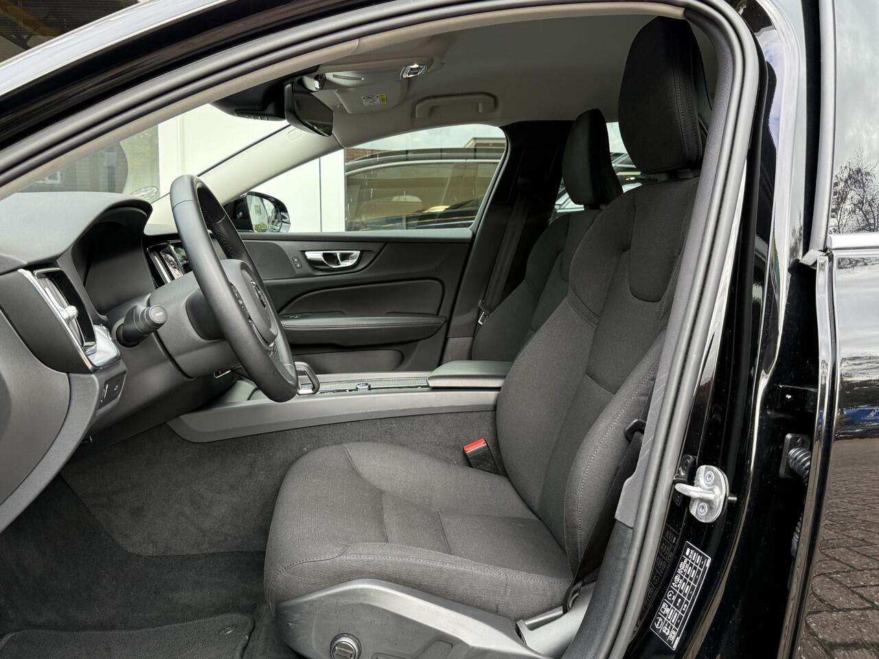 Volvo V60 2.0 B4 Momentum Bus. |Carplay|Adapt.Cruise|Trekhaak|