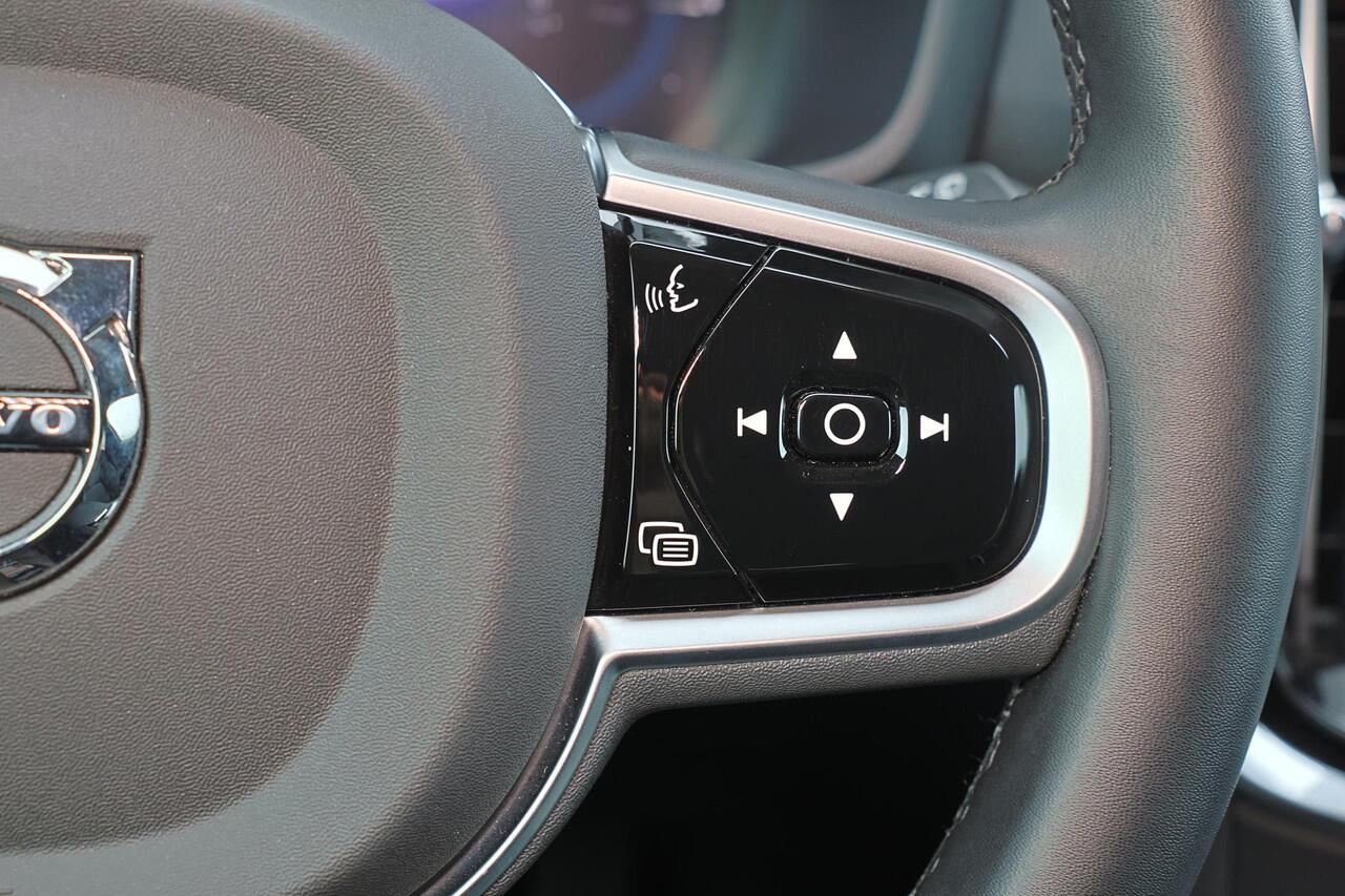 Volvo V60 T6 Recharge AWD Plus Dark - IntelliSafe Assist & Surround - 360º Camera - Harman/Kardon audio - Adaptieve LED koplampen - Verwarmde voorstoelen, stuur & achterbank - Parkeersensoren voor & achter - Elektr. bedienb. voorstoelen met geheugen - Extra getint 