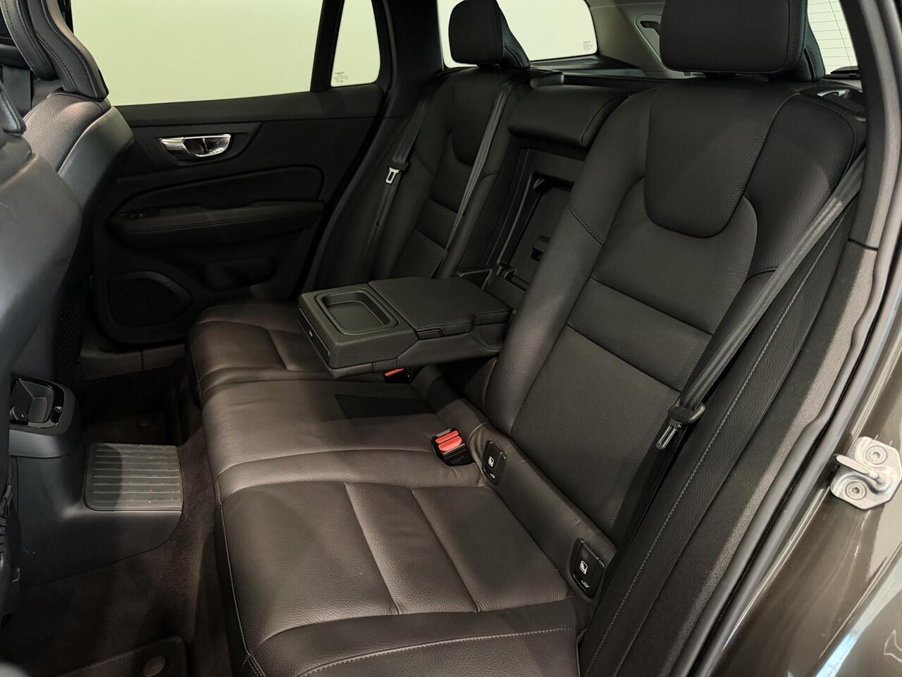 Volvo V60 2.0 T6 Recharge AWD Inscription | Harman/Kardon | Park Assist Pack | Apple Carplay/Android Auto | Elektrisch bedienbaar glazen schuif-/kanteldak