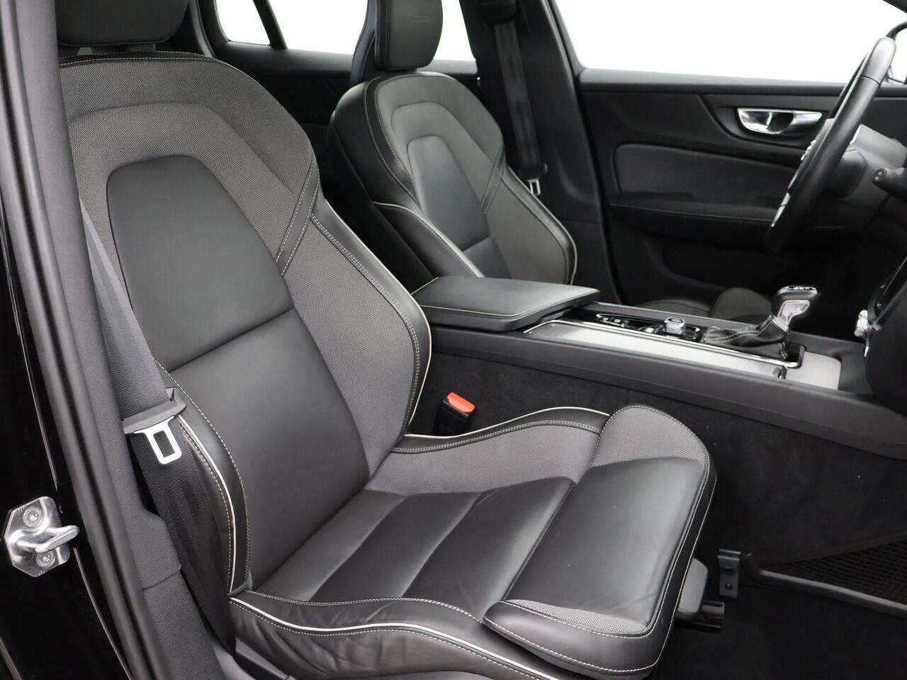 Volvo V60 2.0 T4 190 PK R-DESIGN + PANORAMADAK | WEGKL. TREKHAAK | STUURVERW. | ADAPTIVE CRUISE CONTROL