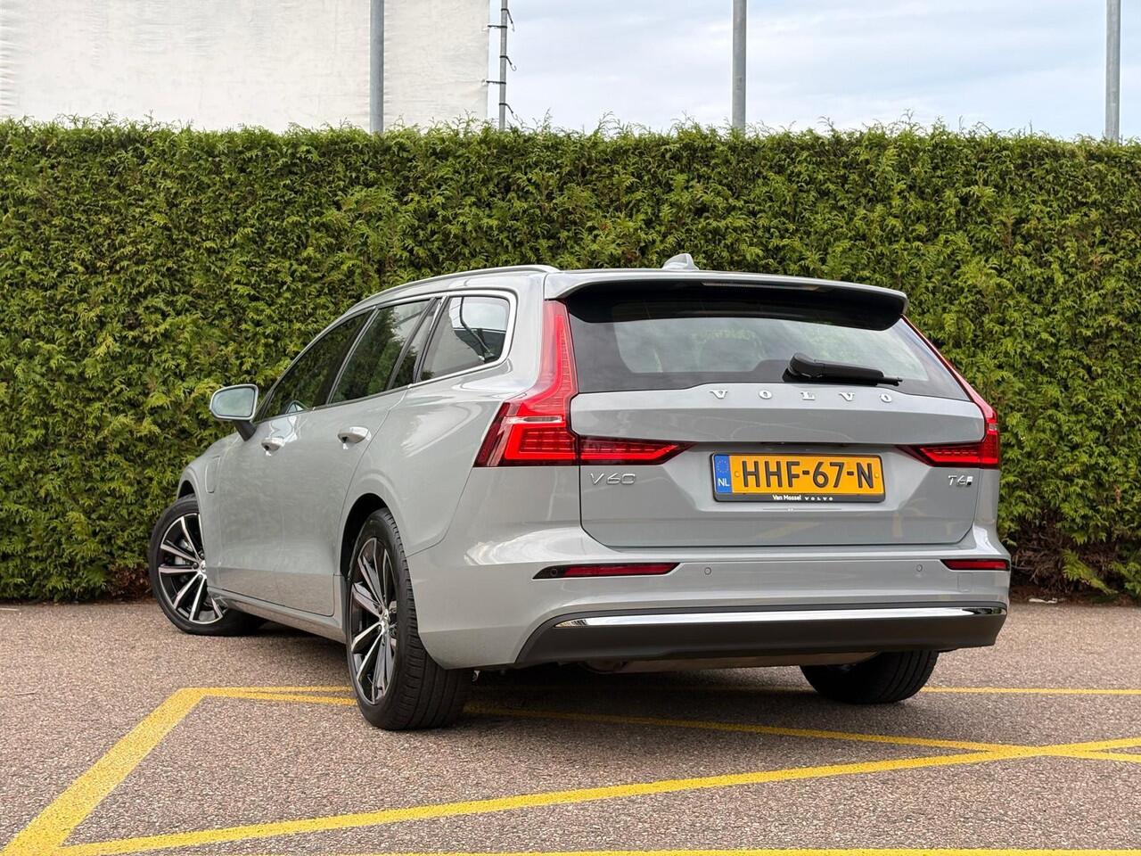 Volvo V60 T6 Plug-in hybrid AWD Essential Bright