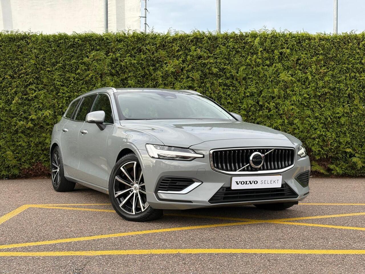 Volvo V60 T6 Plug-in hybrid AWD Essential Bright