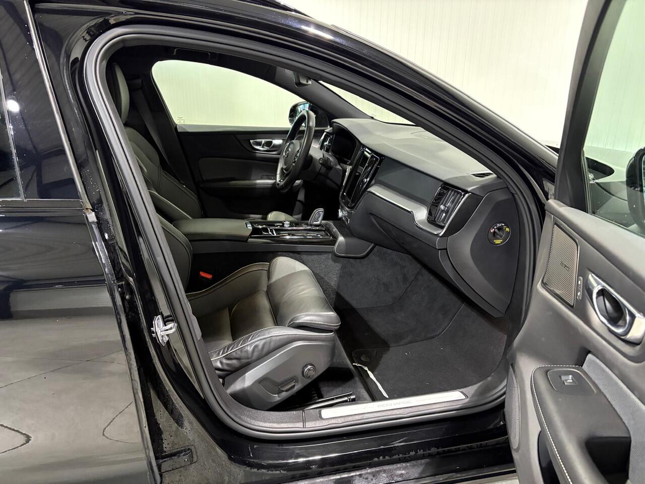 Volvo V60 T8 R-Design ACC Leder Stoelverwarming 390pk