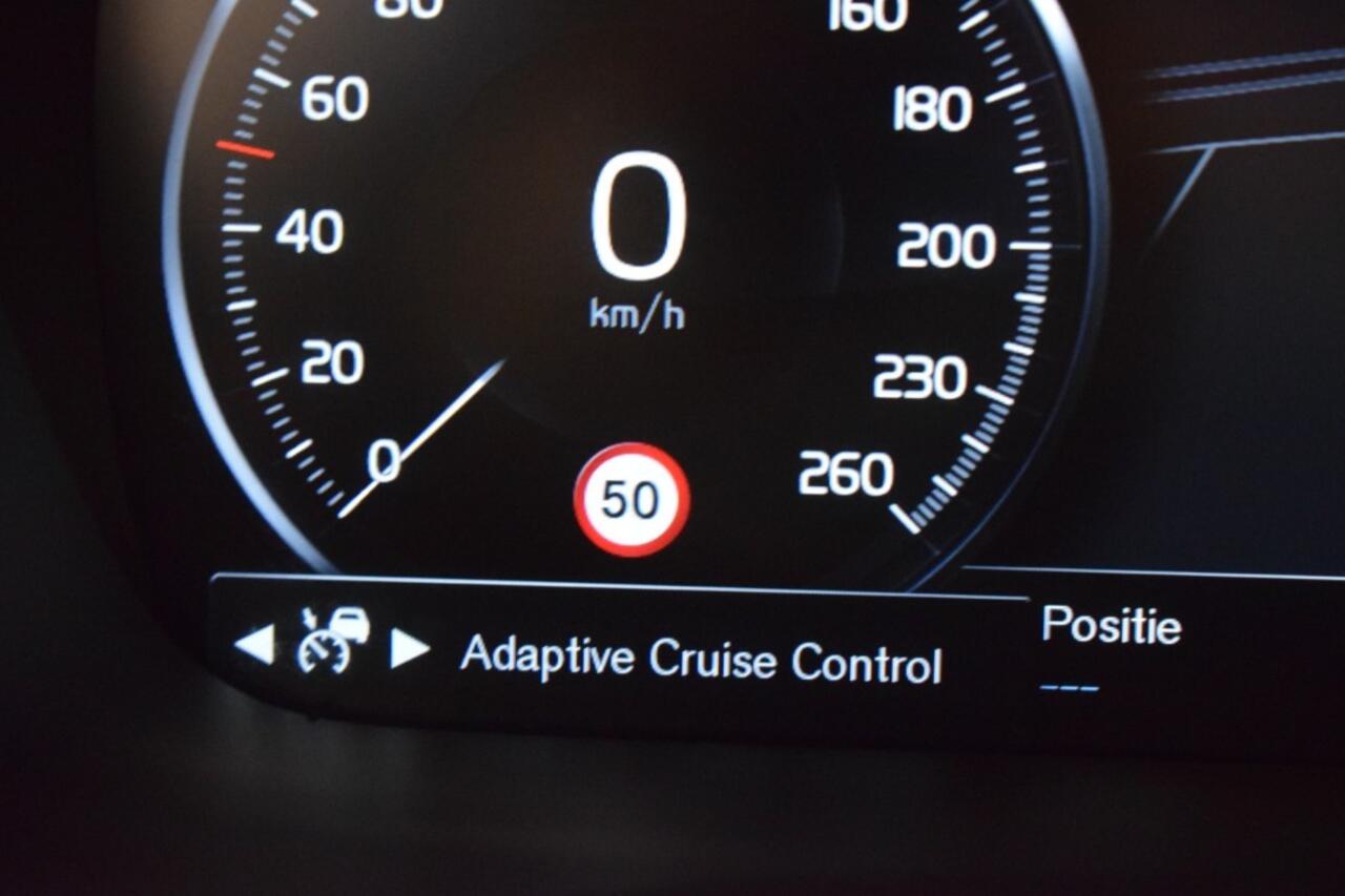 Volvo V60 2.0 B3 163pk AUT8 Momentum Business Adapt. Cruise/ Camera/ DAB/ Apple Carplay