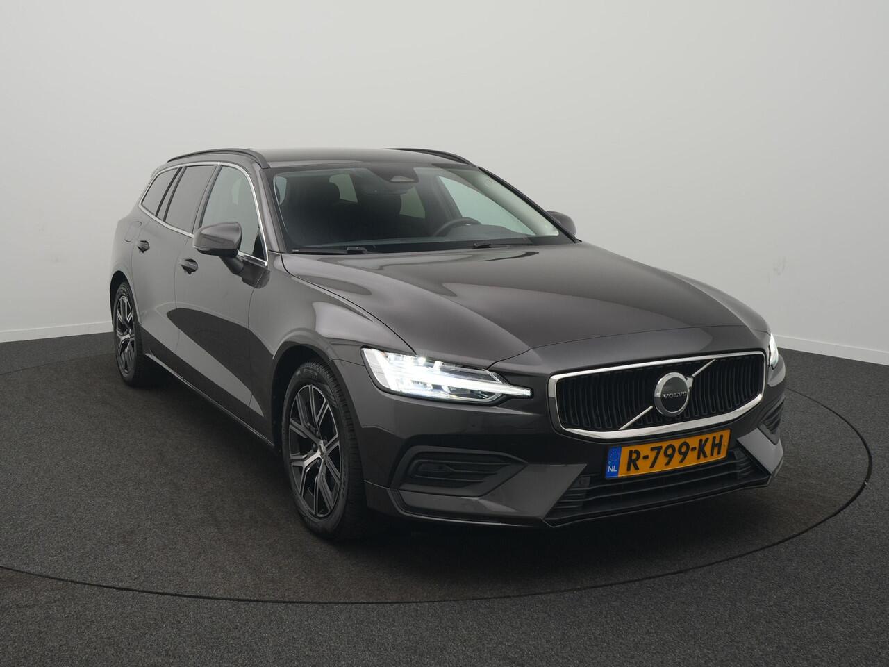 Volvo V60 2.0 B3 Core - RIJKLAARPRIJS - All seasonbanden - DAB+ - Achteruitrijcamera - Keyless Entry & GO - Stoel- en Stuurverwarming