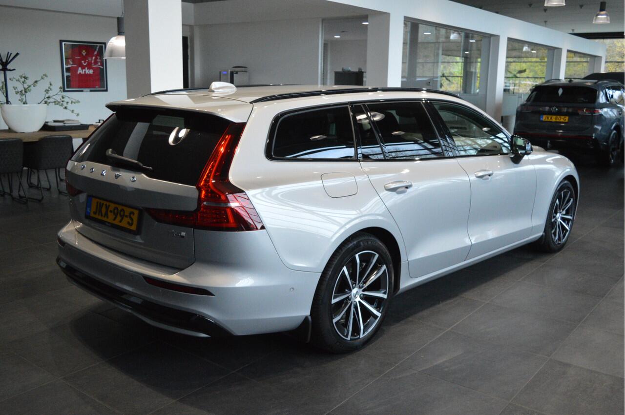 Volvo V60 2.0 T6 Plug-in hybrid AWD Plus Dark leer trekhaak camera !!