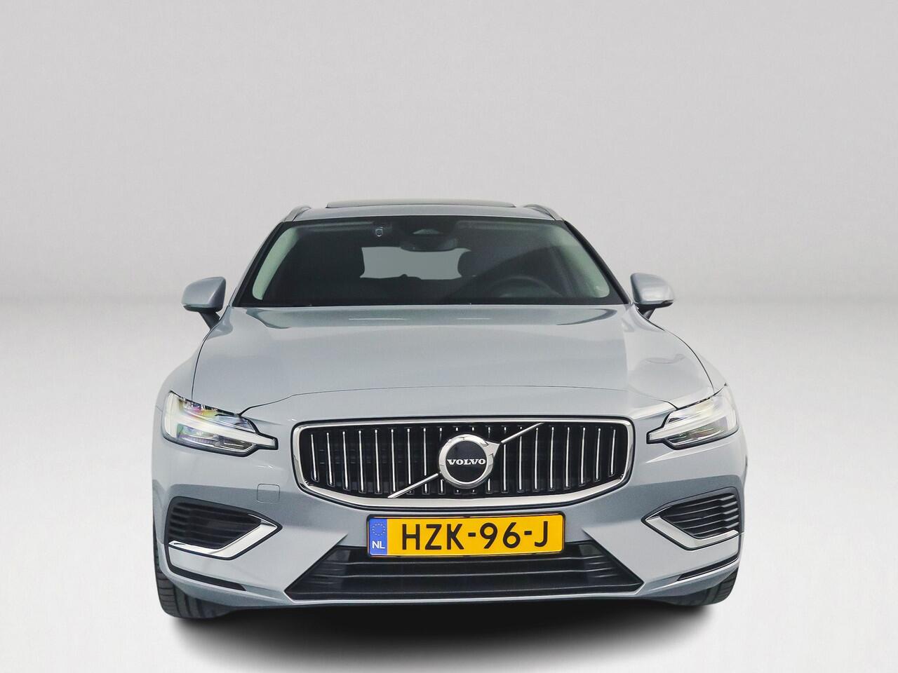 Volvo V60 T6 Aut. Plug-in hybrid AWD Plus Bright | Panoramadak | Stoel- en stuurverwarming | Parkeercamera