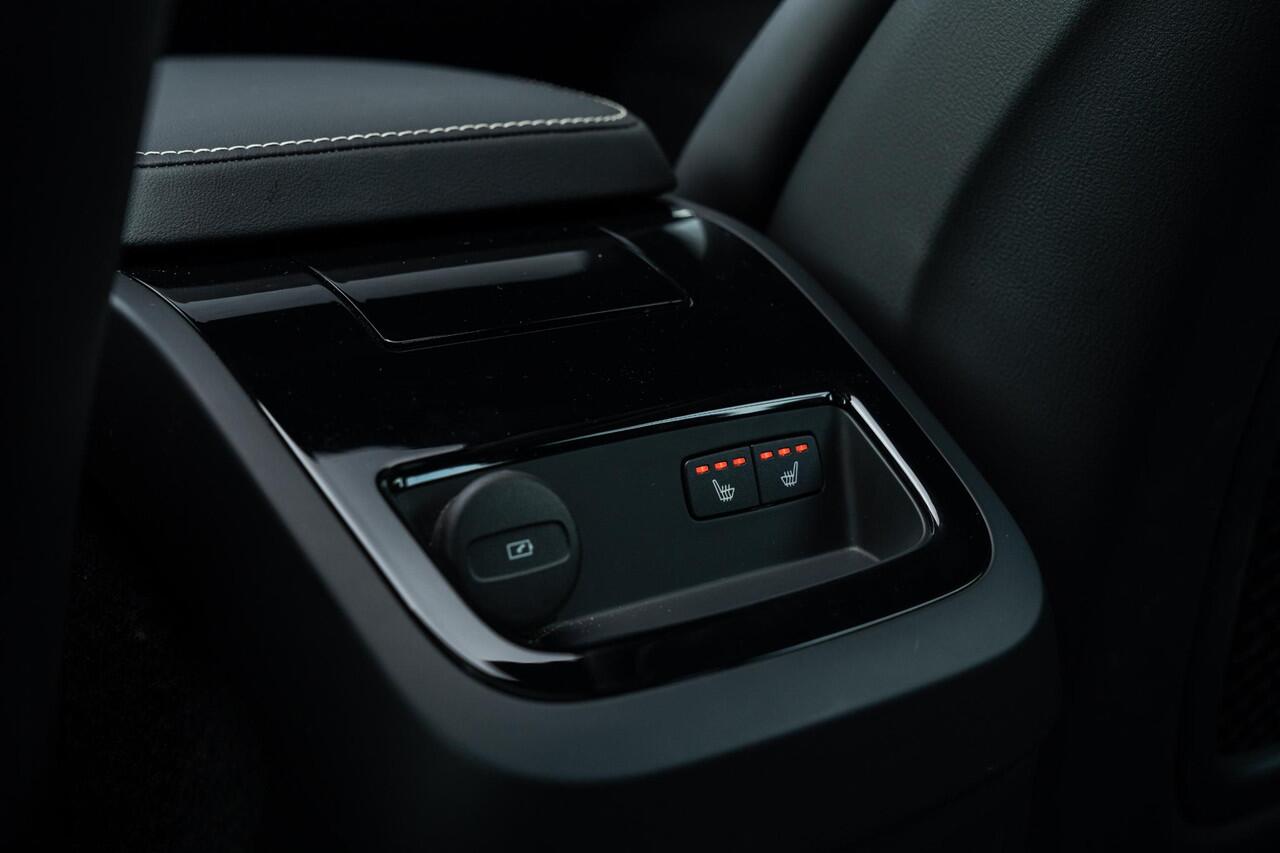 Volvo V60 T6 Plug-in hybrid AWD Plus Dark | Long Range | Trekhaak | Google navi | 360° camera | Verw stoelen V+A | Harman kardon | Panoramadak |