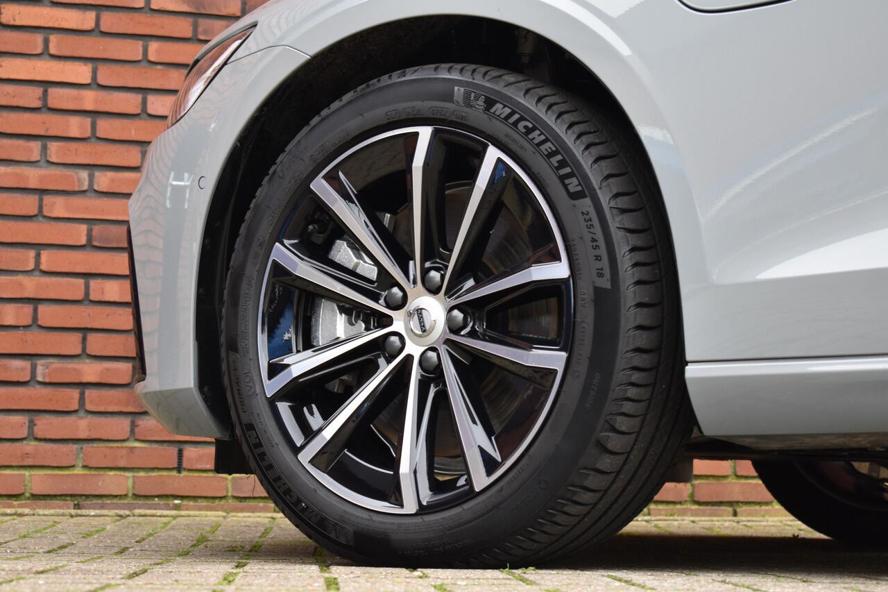 Volvo V60 T6 350PK Plug-in hybrid AWD Plus Dark | Trekhaak | 360 Camera | Harman/Kardon |