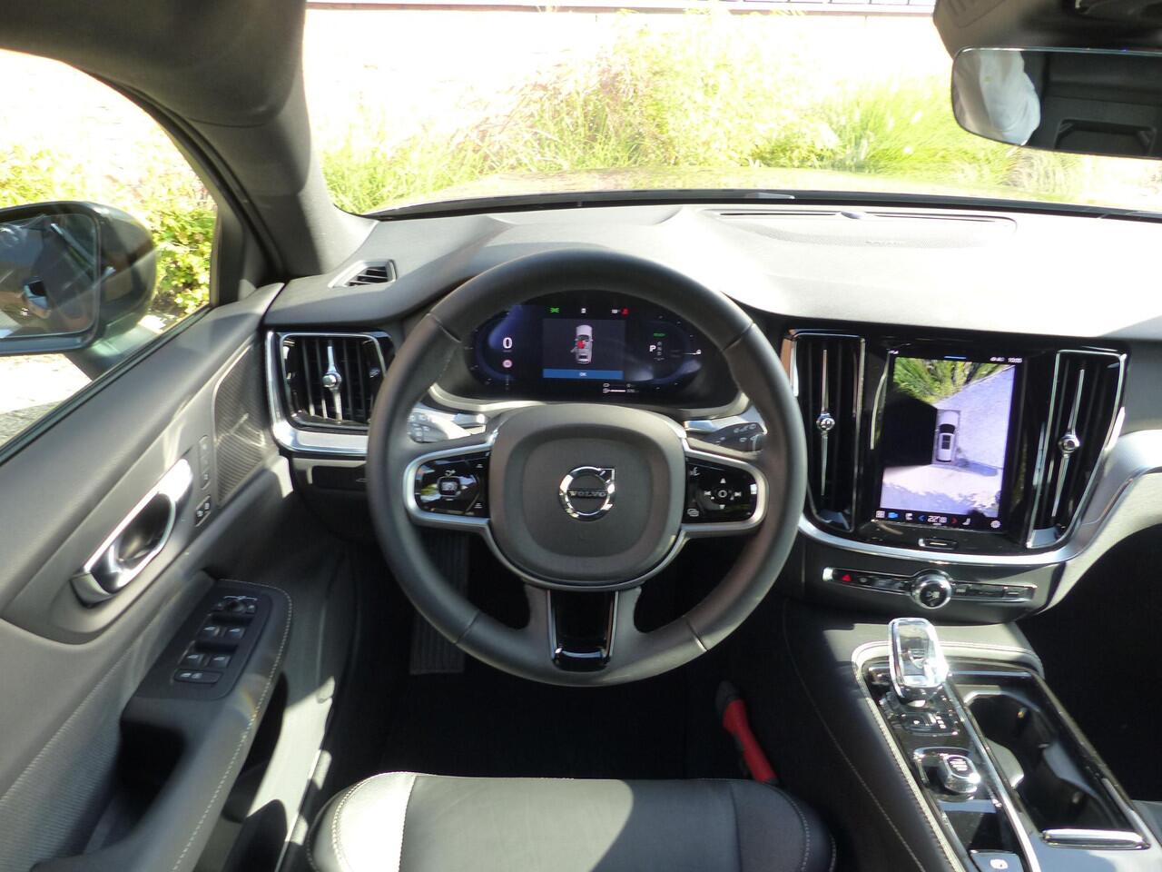 Volvo V60 T6 Plug-in hybrid AWD Plus Dark