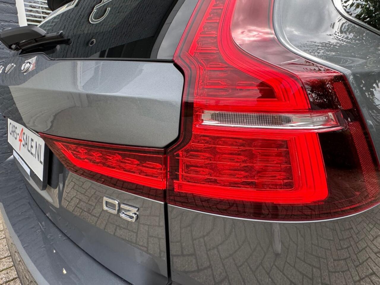 Volvo V60 2.0 D3 Momentum Pro + Camera + Key les + Navi - 11/2020 - 98 dkm Uniek!