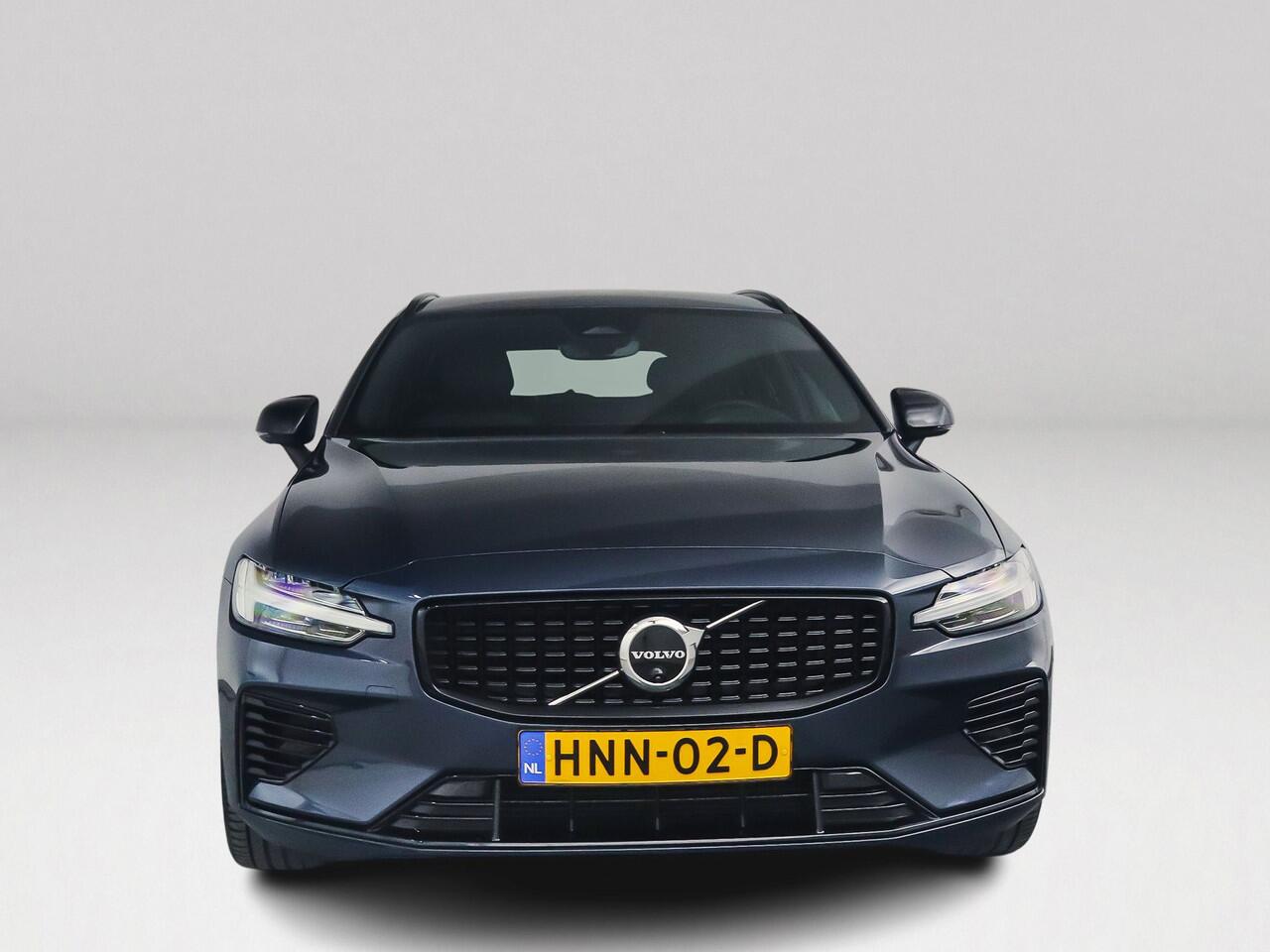 Volvo V60 T6 Plug-in hybrid AWD Plus Dark | 360° camera | Harman Kardon | Stoel- en Stuurverwarming | Trekhaak