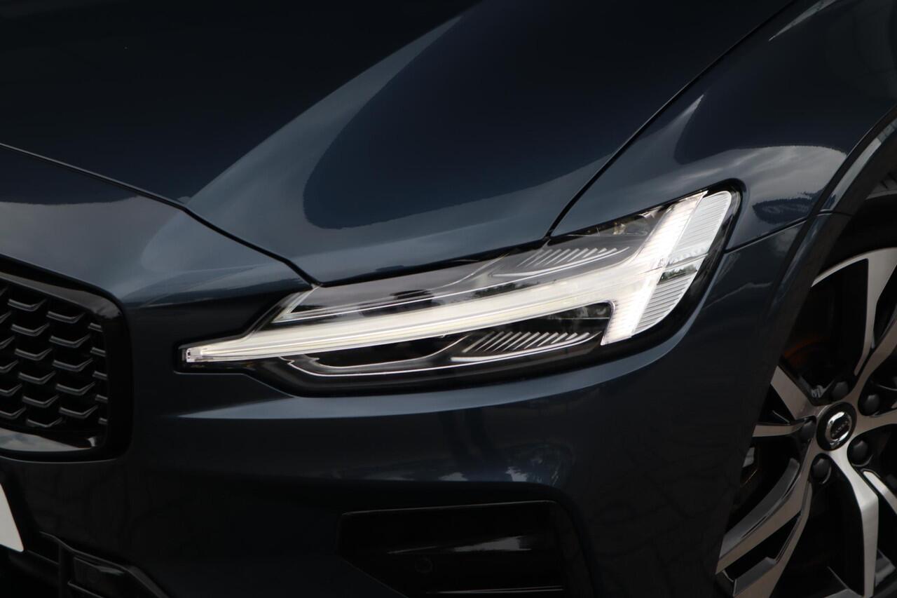 Volvo V60 2.0 B3 Plus Dark