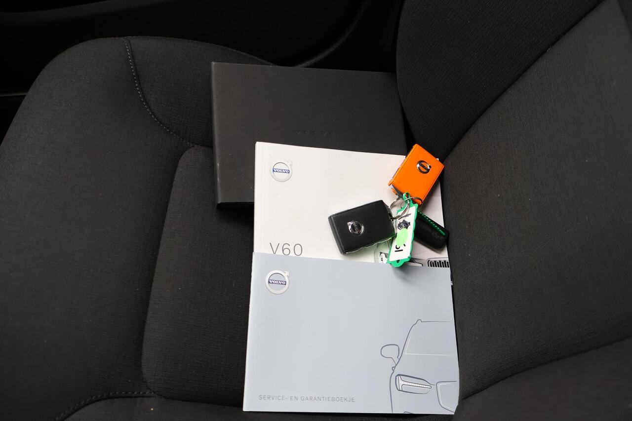 Volvo V60 2.0 T8 Recharge Business Pro 1e Eigenaar | NL-Auto | Volledig Onderh | BTW | 390PK | AWD | Elek Stoel+klep | Stoel/Stuur Verwarming | Camera | Ad Cruise | Climate | Full Led | Keyless | Navi | PDC | Start/Stop | 1 Laadkabel