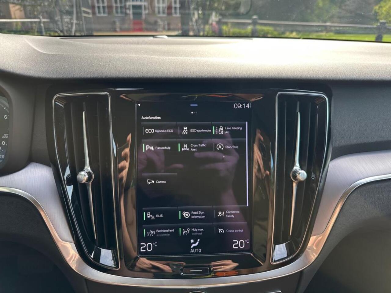 Volvo V60 2.0 B3 Momentum | Camera | Leder | Bliss | Pilot |